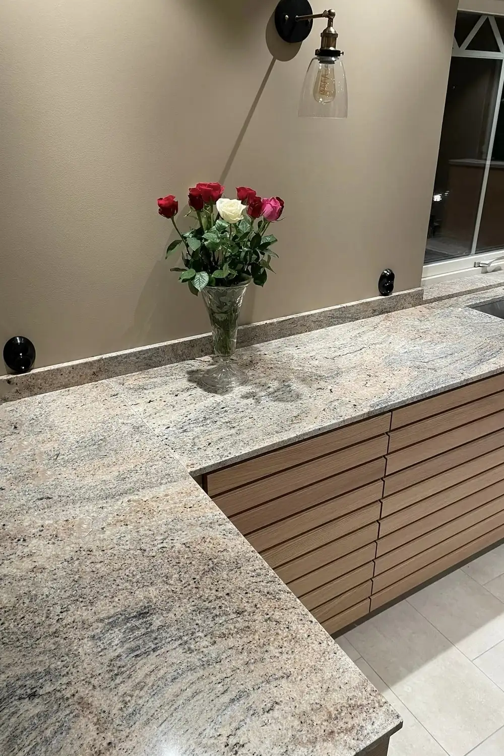 Colonian Ivory Granit Naturstein