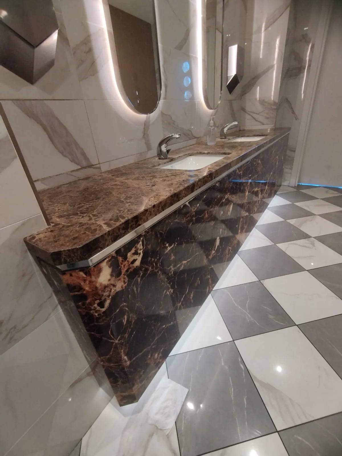 Marmor Emperador dark