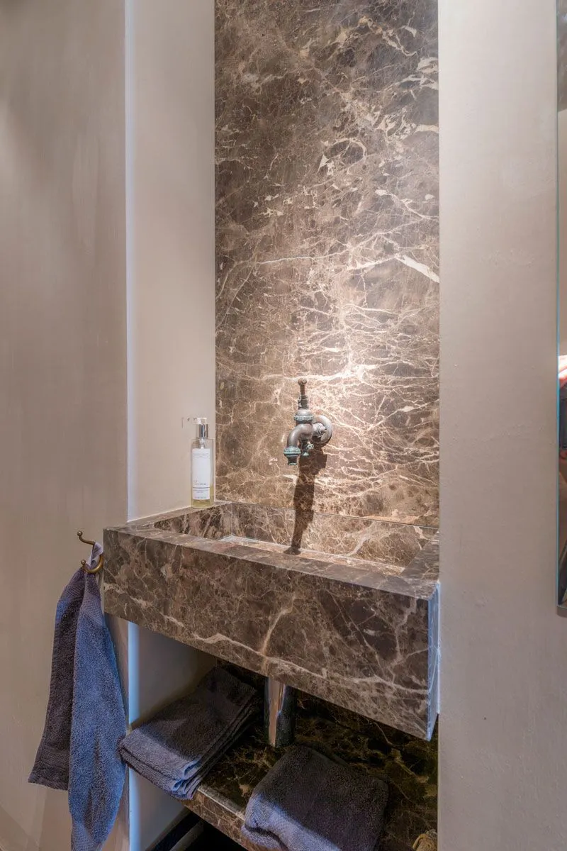 Marmor Emperador dark