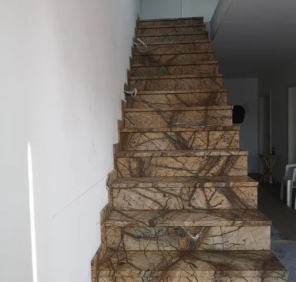 Marmorstufen Rainforest Brown